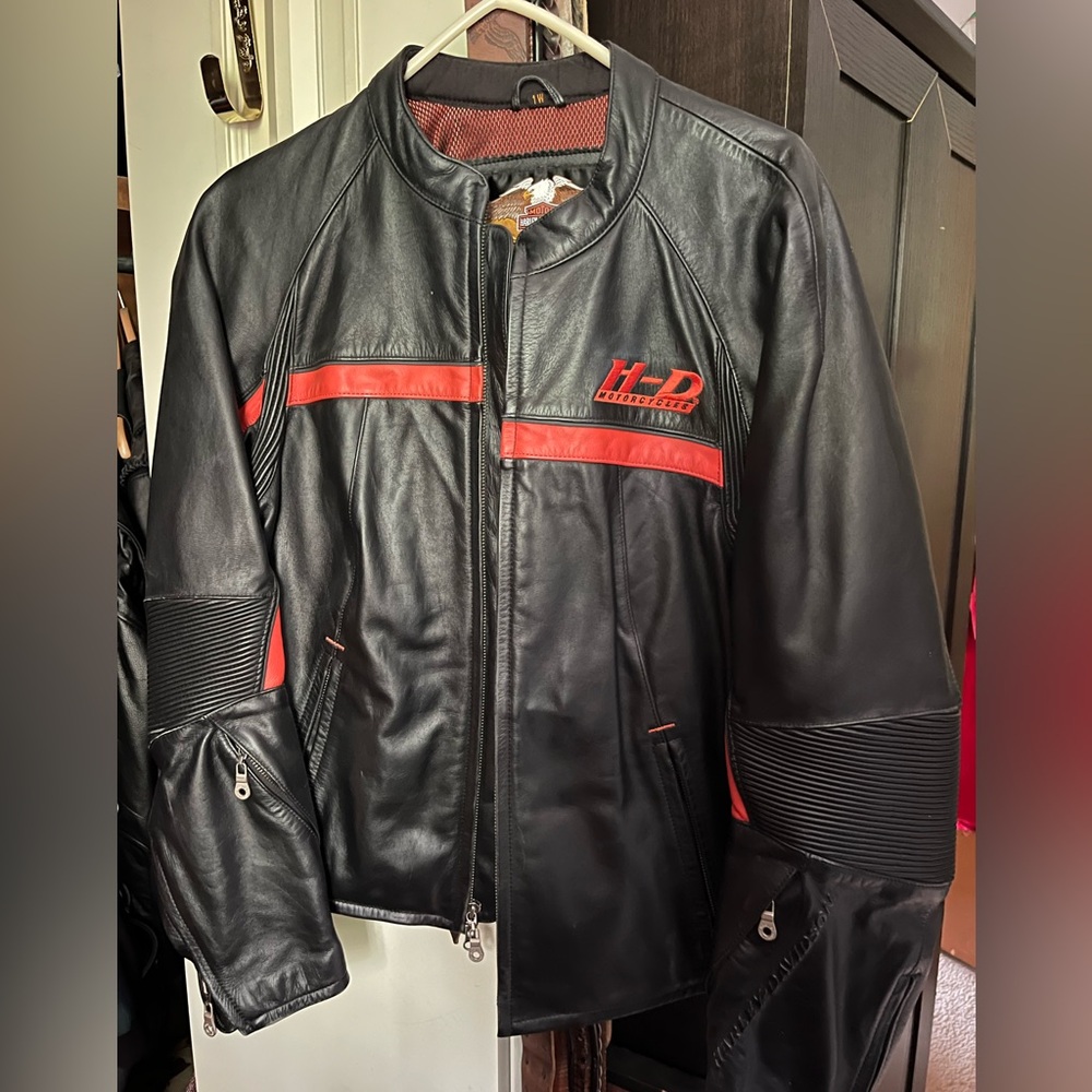 Harley Davidson Women’s Leather Jacket Excellent Condition